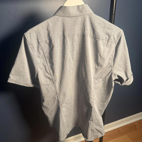 Kit & Ace Grey Short Sleeve Button-Up Shirt Mens Small Medium Slim Fit - Picture 3 of 7